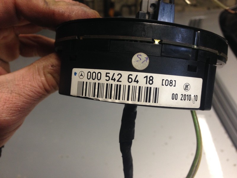 Датчик угла поворота рулевой рейки Mercedes E-Class 1995 г.  2.5 л дизель Кузнецовск