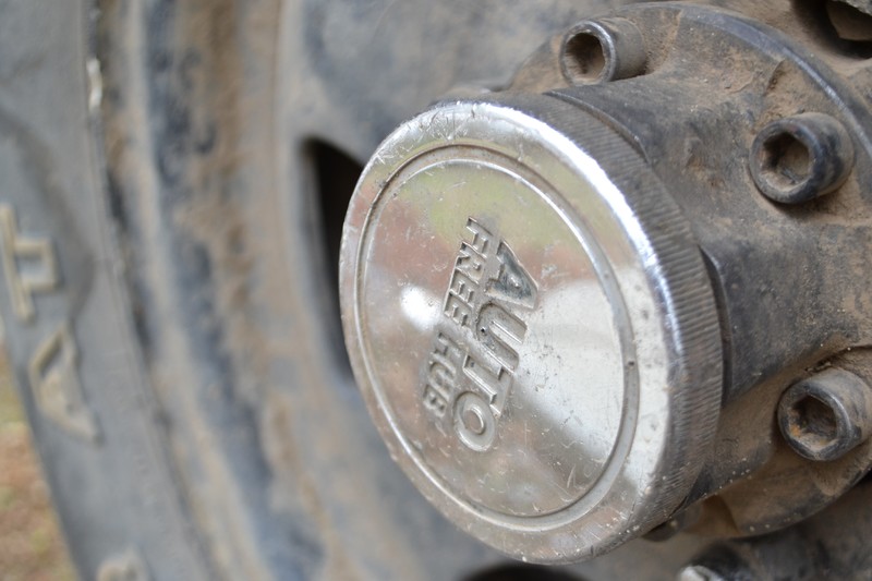 Ступиця полуосі Mitsubishi Pajero  1984 2.3 Дизель Снятин
