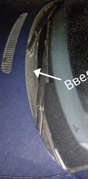 Бмв е46, под дворниками пламаска BMW 3 Series E46  2001 универсал 2.0 Дизель Пустомыты