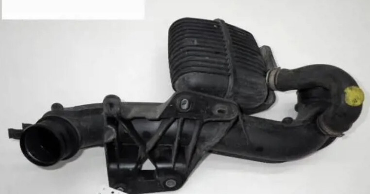 Патрубок интеркулера Audi A4 B8  2008 универсал 2.0 Бензин Киев