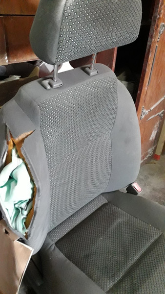 Переднє сидіння праве Chevrolet Aveo т200 2005 2.4 Бензин 