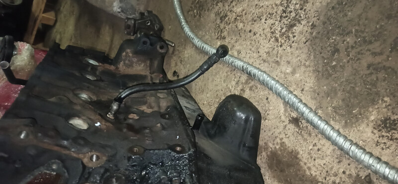 Трубка маслопровода вакуумного насоса Nissan Primera P10  1992 2.0 Дизель 