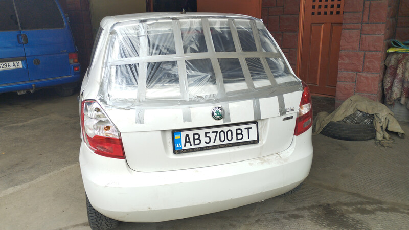 Скло кришки багажника Skoda Fabia 2  2012 14.0 Бензин Винница