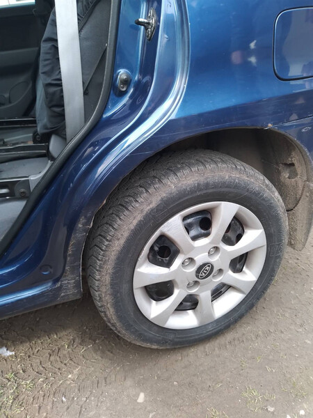 Арки задние Kia Carens 2  2005 универсал 2.0 Дизель Яворов