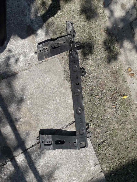 Подрамнік под радіатор Renault Clio універсал 2015 р.  1.5 л дизель Рівне