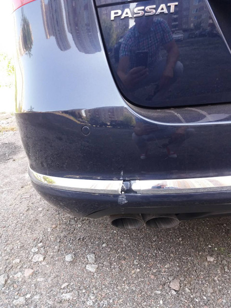 Молдинг заднего бампера левый хром Volkswagen Passat В7 универсал 2012 г.  2.0 л дизель Ровно