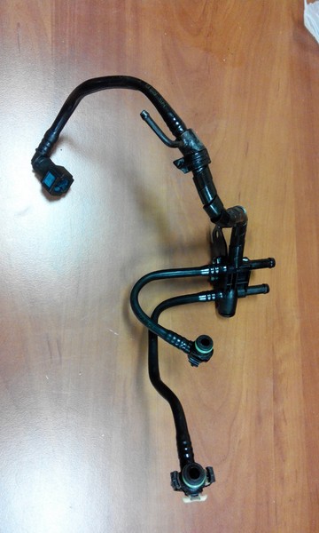 Блок трубок на обратку топлива Hyundai H1 2.5 CRDi (140 л.с.) 2007 2.5 Дизель 