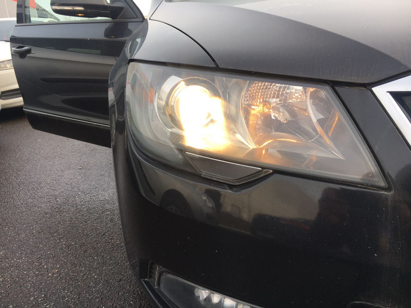 Фара передняя Skoda Superb 2 универсал 2014 г.  1.6 л дизель Ровно