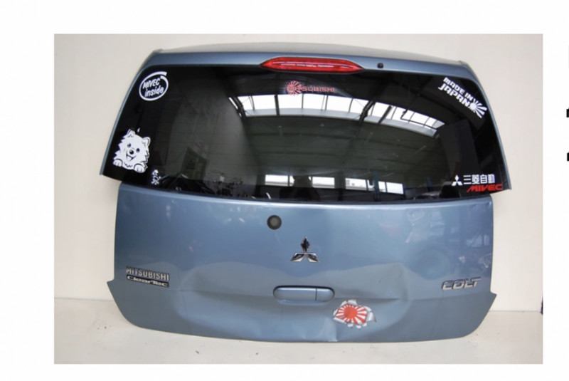 Крышка багажника железо и стекло плюс замок Mitsubishi Colt  2011 универсал 1.6 Бензин Киев
