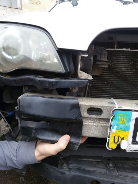 Кронштейн усилителя бампера переднего левый и правый Subaru Legacy 4  2004 2.0 Бензин Одесса