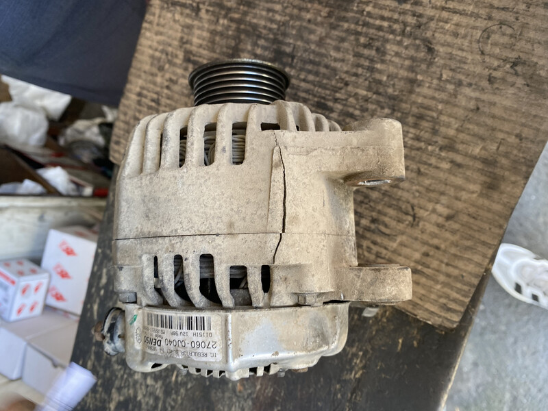 Генератор Toyota Yaris хетчбек 2004 р.  1.0 л бензин Луцьк