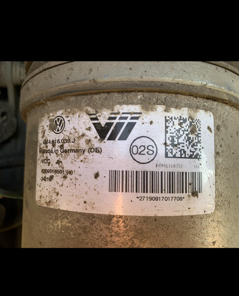 Пневмостійка Volkswagen Touareg  2019 3.0 Бензин Суми