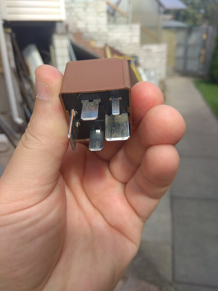 Реле свечей накала Ford Fiesta MK6 хэтчбек 2006 г.  1.6 л дизель