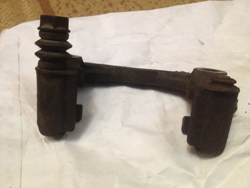 Скоба суппорта Kia Cerato  2008 1.6 Бензин Киев