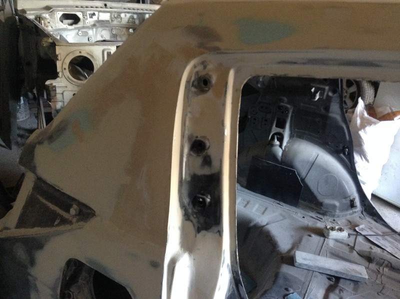 Пластик за правой задней дверью на кузове с наружи Nissan Tiida C11  2008 1.6 Бензин 