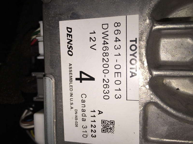 Блок навигации стоит за ручкой переключения передач Lexus RX 350 2011 3.5 Бензин Киев