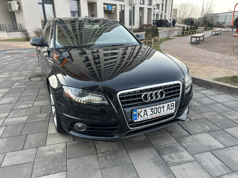 Решетка радиатора Audi A4 B8  2011 2.0 Бензин Киев