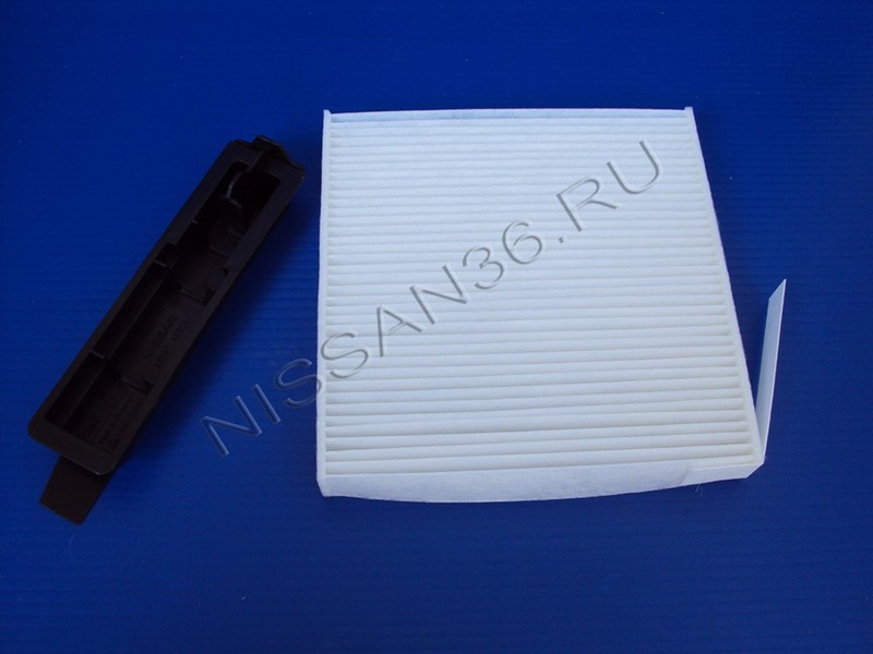 Крышка-защелка фильтра салона Nissan Micra k12 2008 хетчбек 1.4 Бензин 