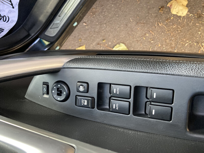 Кнопки стеклоподъемника Kia Sorento  2011 2.4 Бензин Одесса