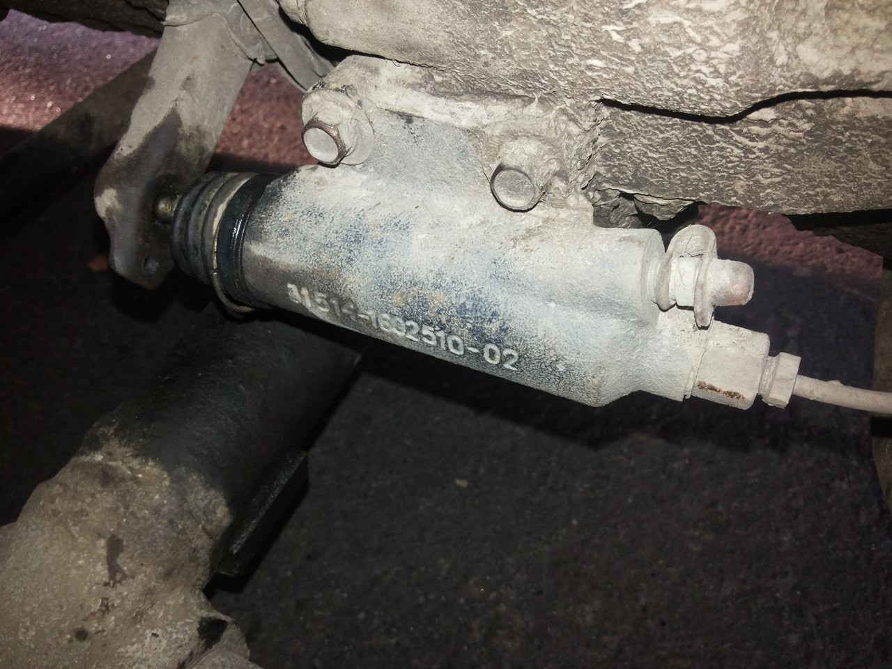 Рабочий цилиндр сцепления ГАЗ 2752 Соболь 2004 2.3 Гибрид Киев