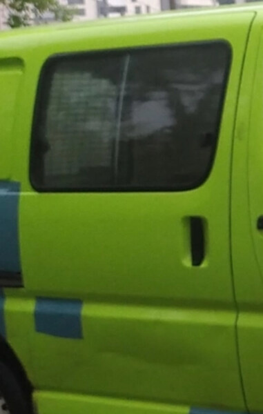 Стекло боковое сдвижной двери правой Toyota Hiace  2004 2.5 Дизель 