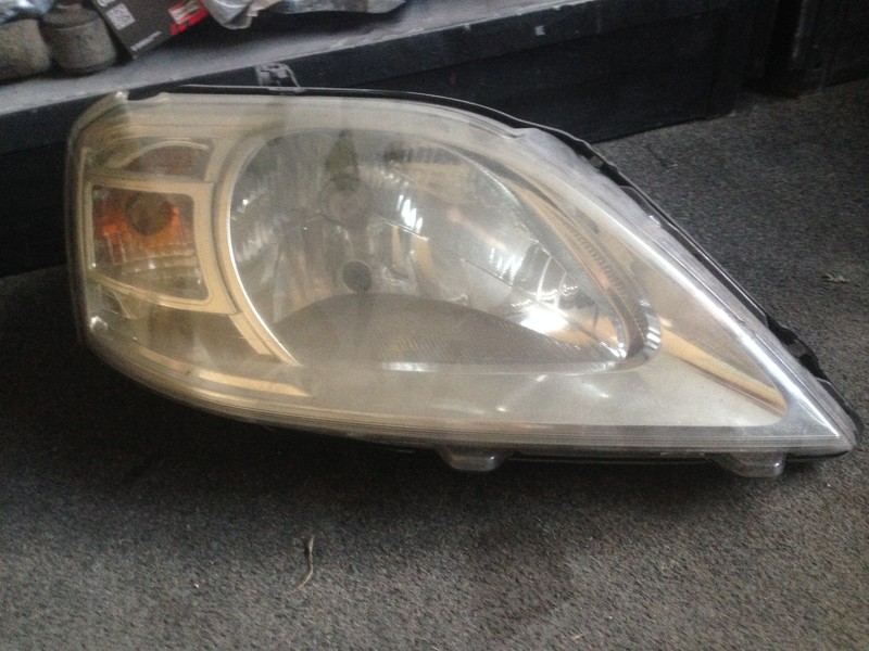 Фара Dacia Logan 2008 г.  1.4 л бензин Киев