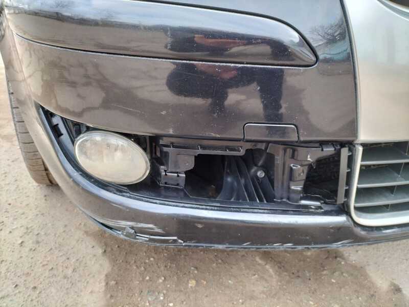 Рамка противотуманной фары правой Volkswagen Touran  2009 1.8 Бензин 