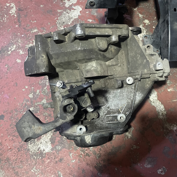 КПП механіка Volkswagen Caddy 3  2009 2.0 Бензин 