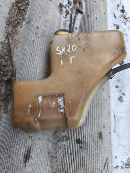 Расширительный бачок Nissan Primera P10  1992 2.0 Бензин Измаил