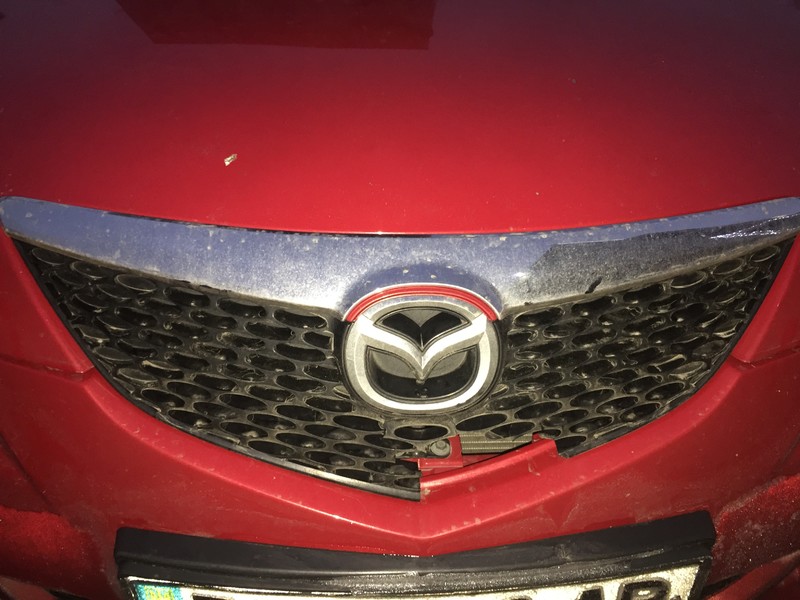 Решітка радіатора Mazda 3 BK хетчбек 2005 р.  1.6 л бензин Херсон
