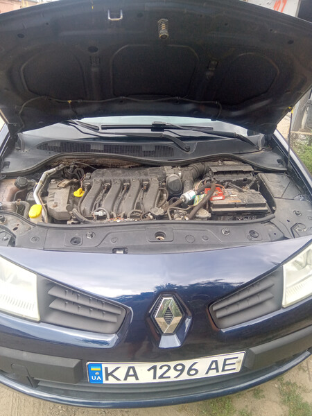 Деоратінная кришка двігателя Renault Megane 2  2007 2.0 Бензин Прилуки