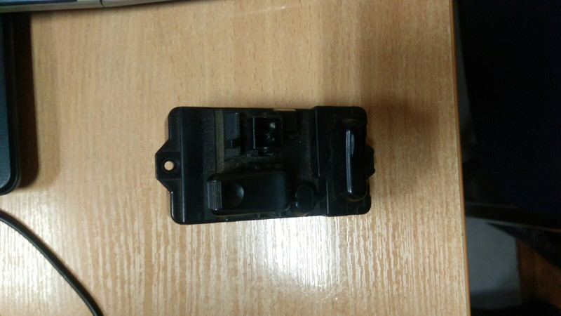 Блок керування склопідйомниками Mazda 323 ВА 1996 хетчбек 1.5 Бензин 