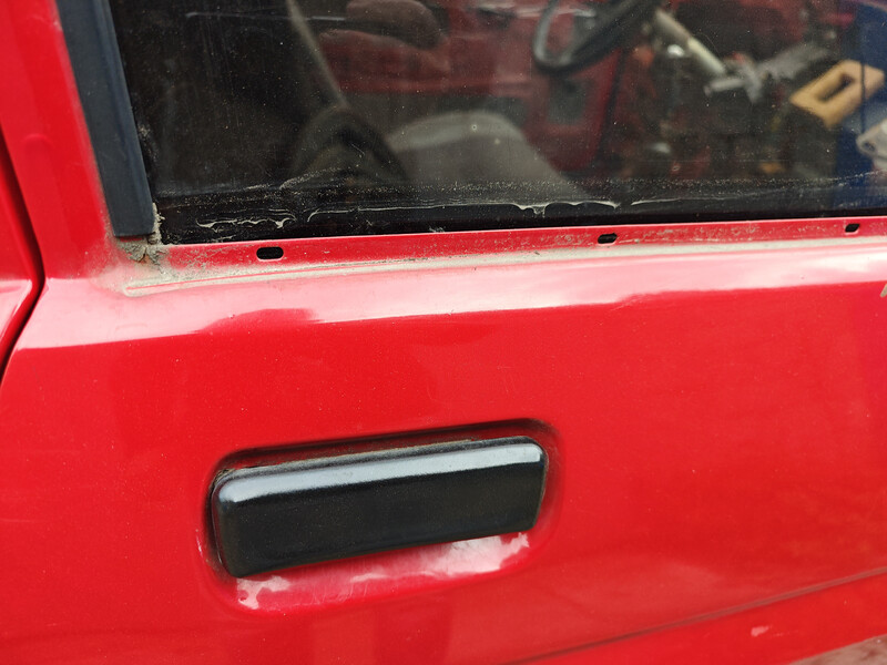 Молдинг наружный под стекло Ford Fiesta MK3  1994 хетчбек 1.6 Дизель 