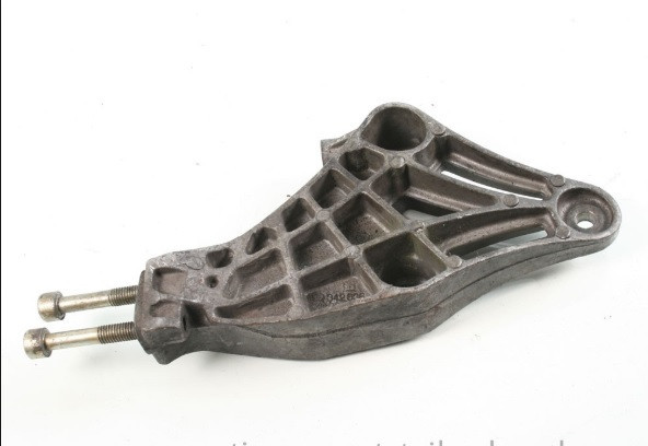 Кронштейн опори двигуна 90342636   Opel Vectra