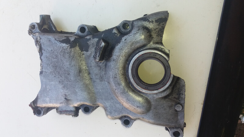 Передняя крышка Mazda 323  1985 1.5 Бензин 