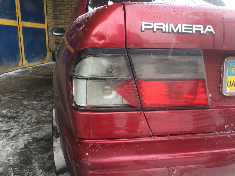 Фонарь задний левый внешний B65553F300   Nissan Primera
