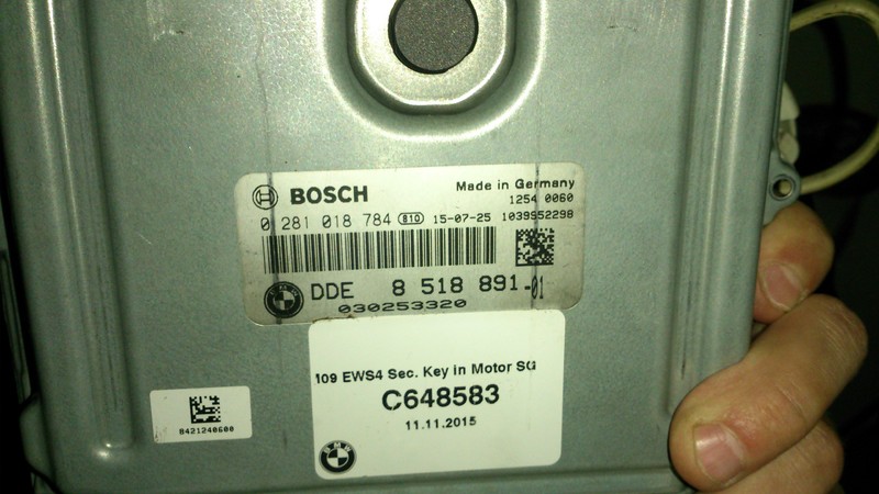 Электронный блок управления двигателем 0281018784   BMW 5 Series
