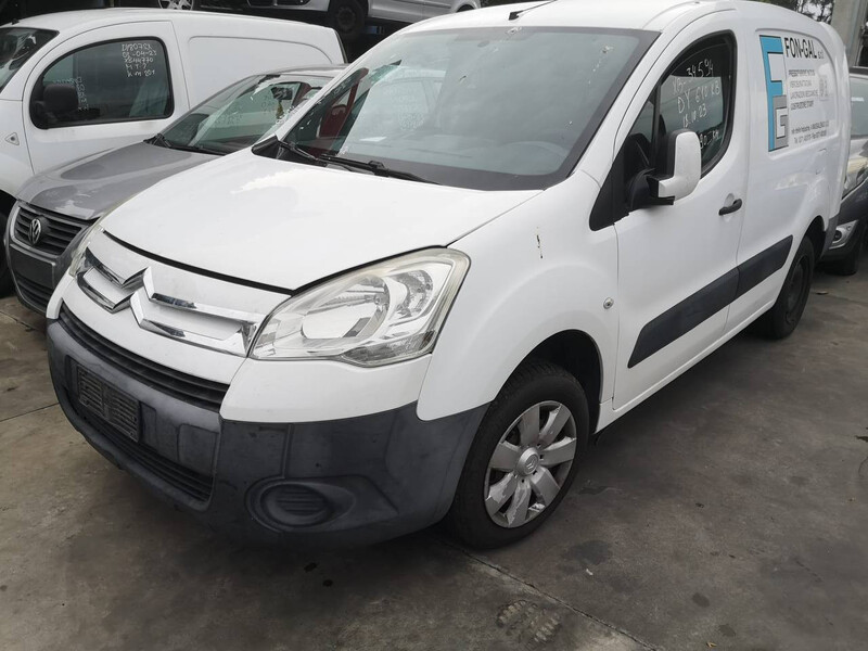 Молдинг решітки радіатора Citroen Berlingo  2012 універсал 1.6 Дизель 