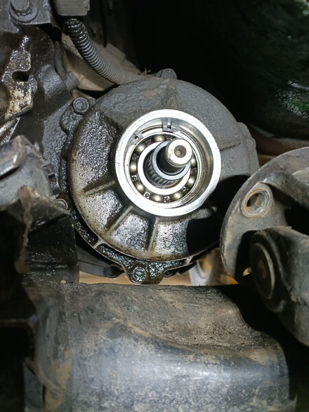 Крышка раздаточной коробки Land Rover Range Rover 1996 р.  4.6 л бензин Суми