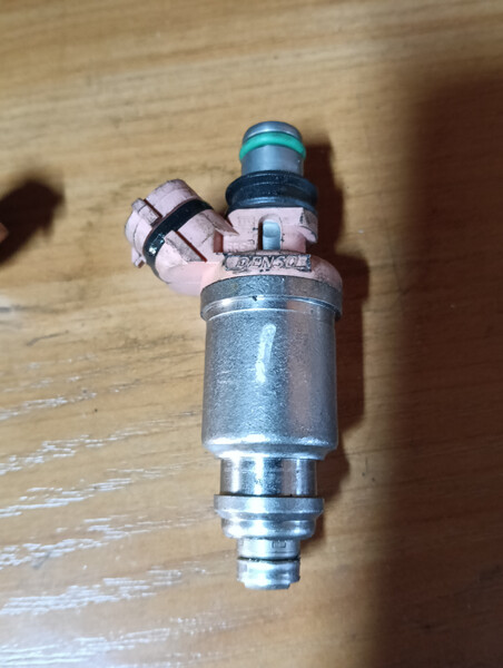 Форсунка 23250-74080   Toyota Carina E, Toyota Land Cruiser