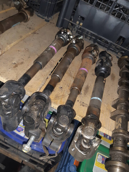 Рулевой вал (который с крестовинами) Nissan Tiida C11  2008 хетчбек 1.6 Бензин 