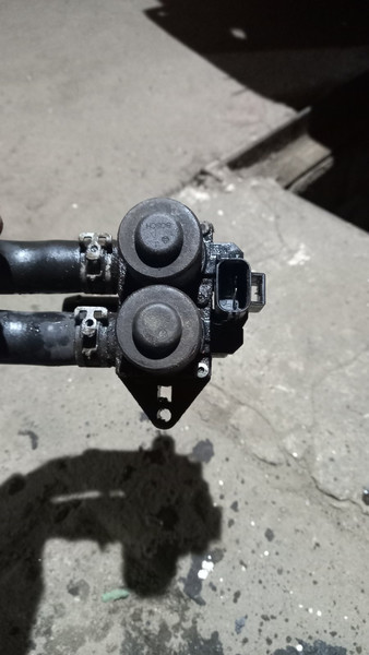 Электромагнитные клапан печеи Jaguar S-Type  2007 3.0 Бензин Желтые Воды