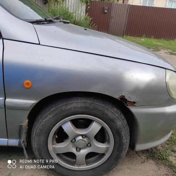 Крыло переднее Kia Rio  2002 универсал 1.5 Бензин Бобровица