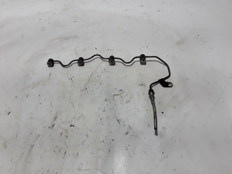 Трубка обратки топлива Nissan Navara  2010 2.5 Дизель 