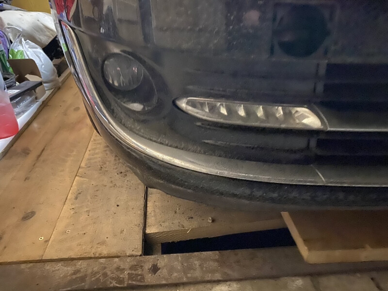 Молдінг правий переднього бампера Renault Grand Scenic 3  2012 універсал 1.5 Дизель 