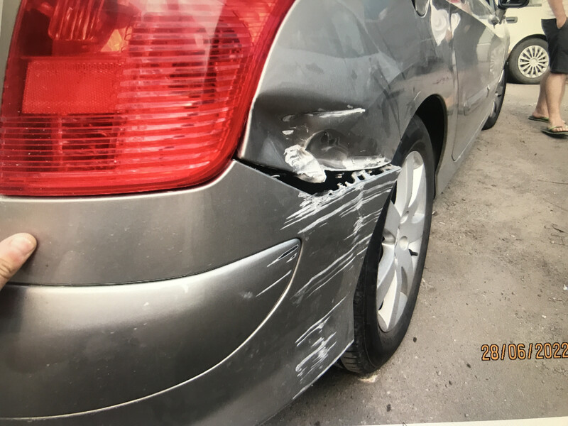 Направляющая бампера задняя правая Peugeot 308  2012 універсал 1.6 Дизель 