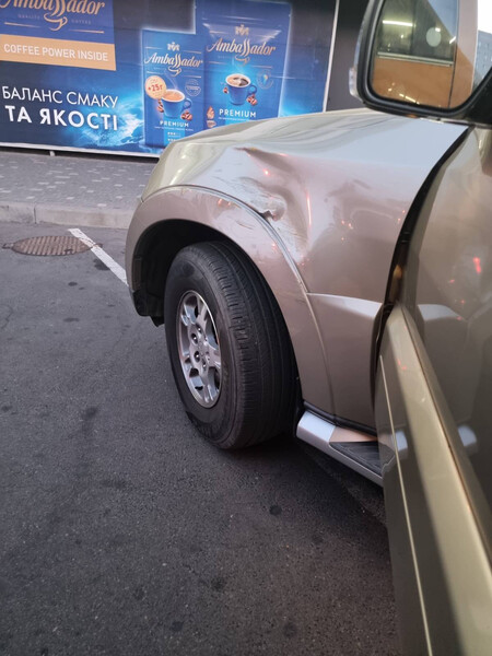 Крыло переднее Mitsubishi Pajero Wagon  2008 3.0 Бензин Одесса