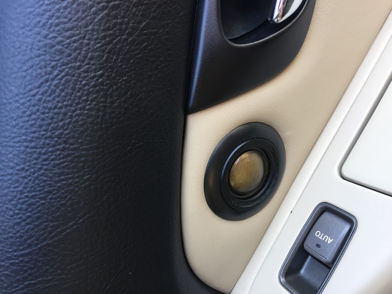 Решетка колонки на задней двери Lexus GX  2006 4.7 Бензин 