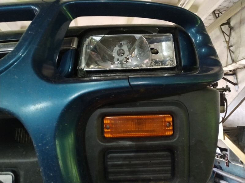 Передня фара Nissan Terrano  1996 2.7 Дизель 