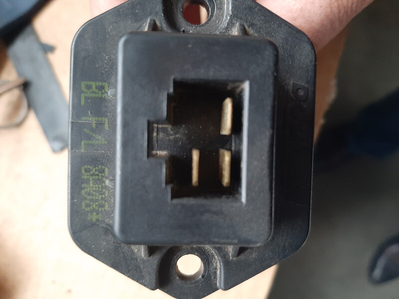 Реостат печки Kia Sorento универсал 2008 г.  2.5 л дизель Ровно